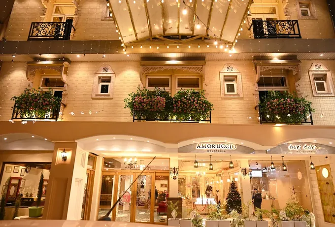 The ground-floor arcade